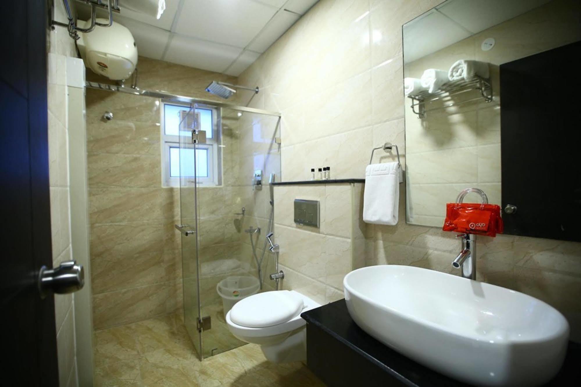 Fabhotel Alreef Residency Ченай Екстериор снимка