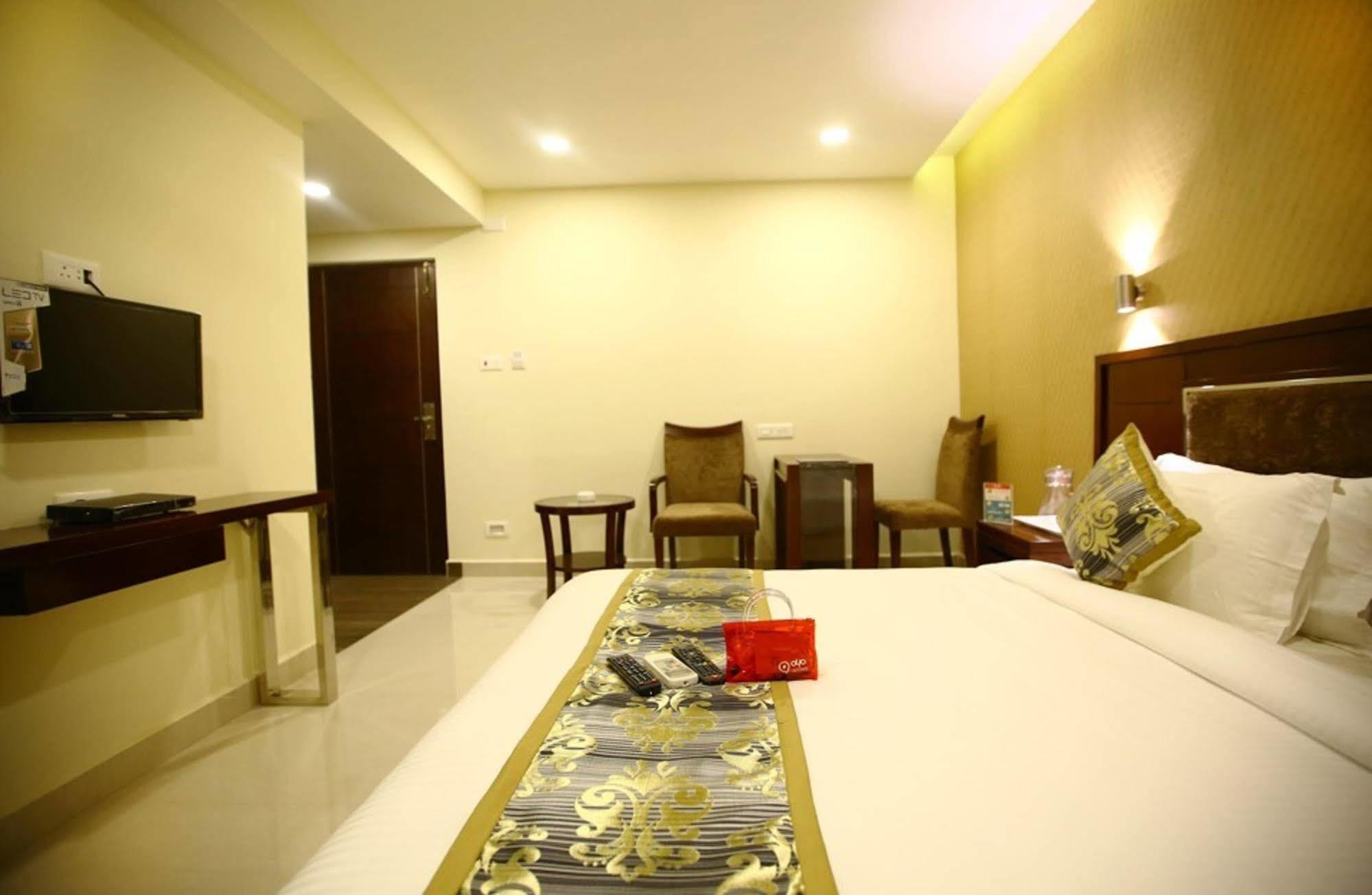 Fabhotel Alreef Residency Ченай Екстериор снимка